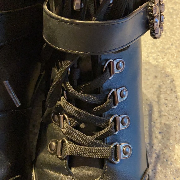 Nanette Lepore black short boots. - Picture 4 of 7